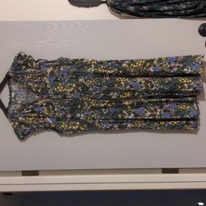 Old Navy green floral flutter sleeve dress